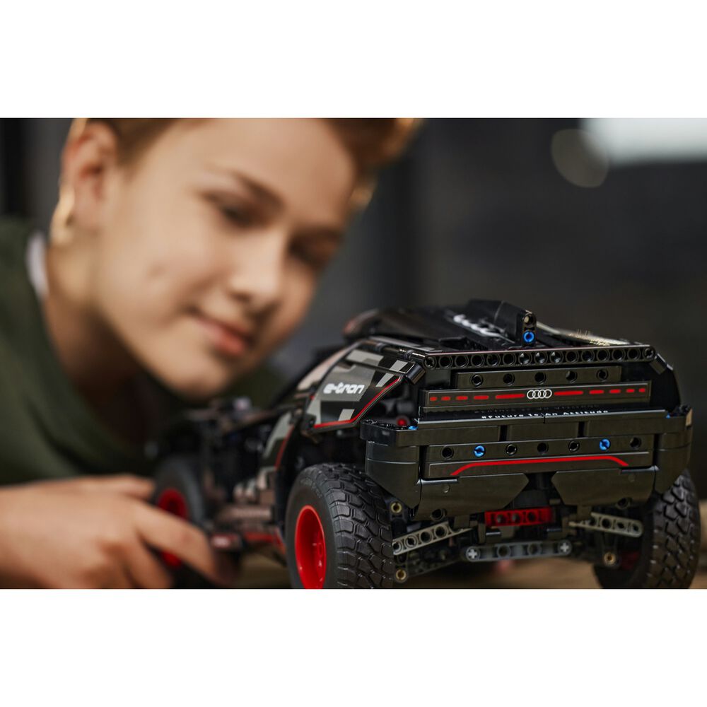 AUDI RS Q E-TRON, image number 2