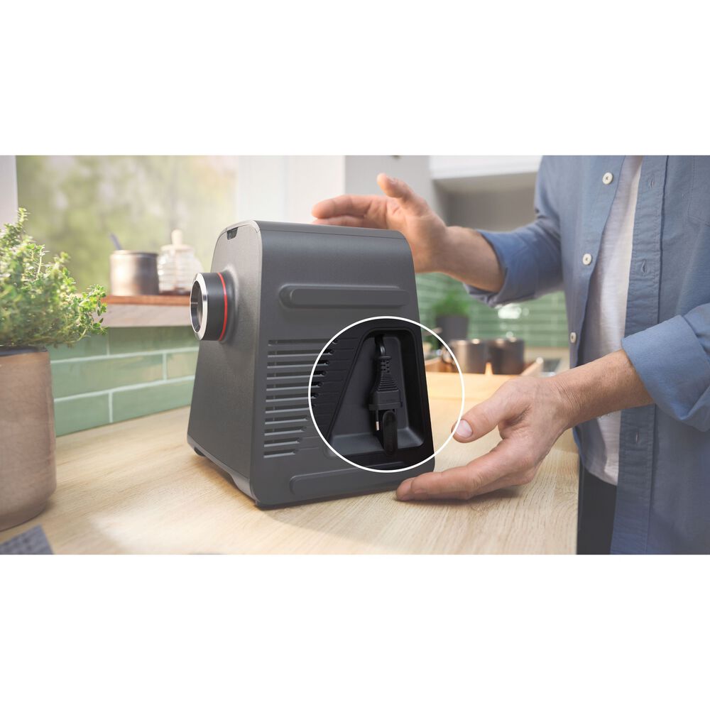 Tritacarne BOSCH MFWS450B, MultiPower, 1900 W, Esclusiva Manopola di Comando per Velocit&agrave;, Materiali di Lunga Durata, Cavi Riponibili nell'apposito Spazio, Tanti Accessori Inclusi tra cui Ciotola, Pestello, Spremiagrumi e Puntale per Insaccati, Nero - PRMG GRADING OOCN - 15%, image number 8