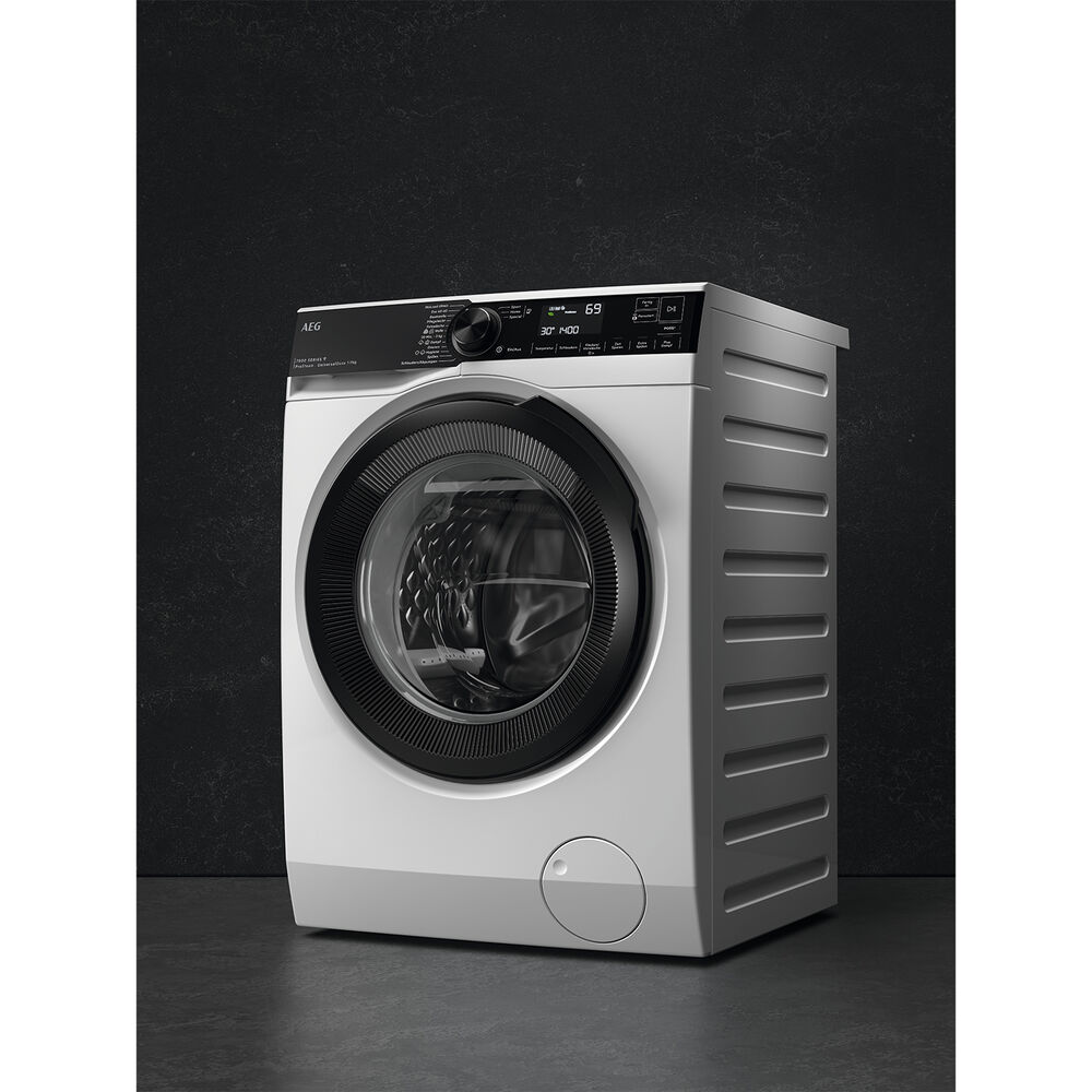 LR8H94CBY, image number 2