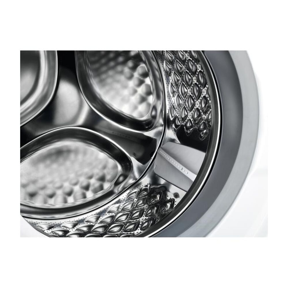 LR8H94CBY, image number 5