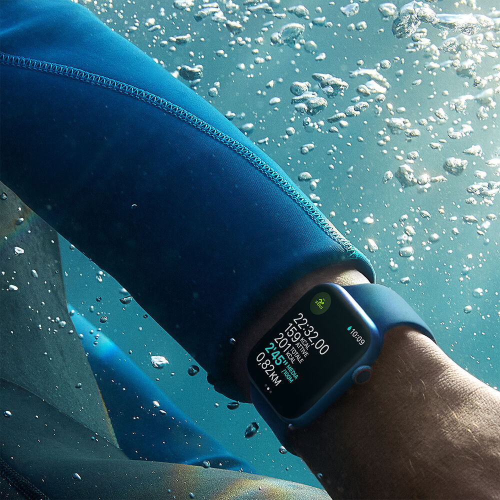 Watch Series 7 GPS+Cellular 45mm in acciaio argento - Loop Maglia Milanese argento, image number 3