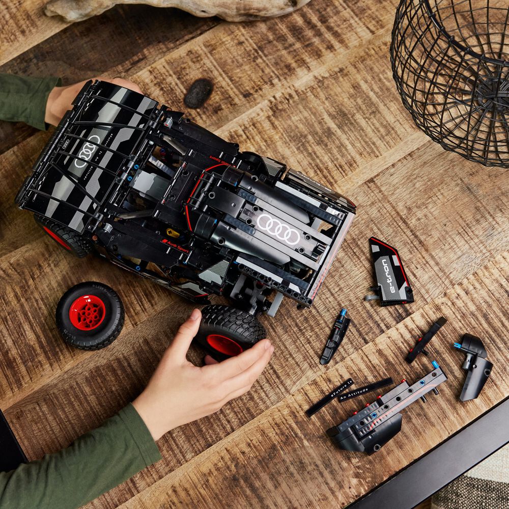 AUDI RS Q E-TRON, image number 3