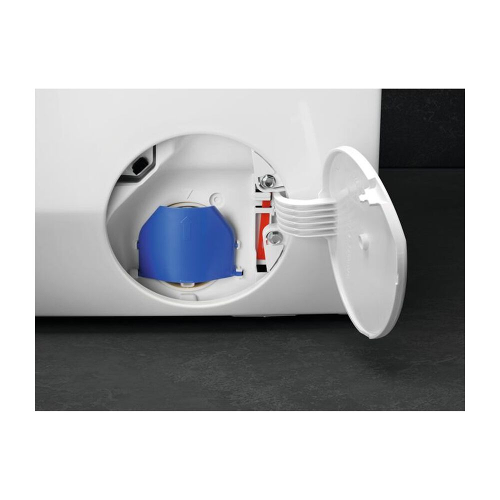 LR8H94CBY, image number 2