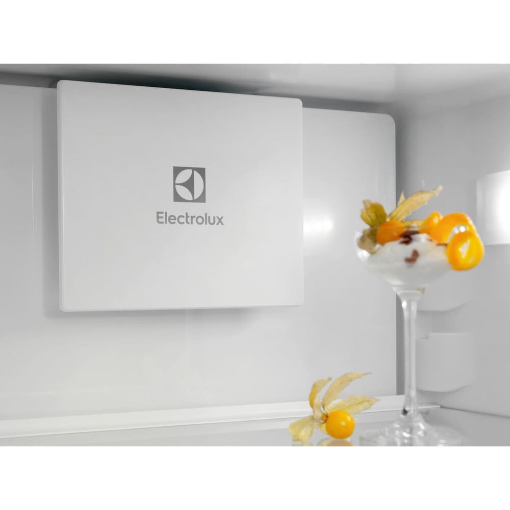 FRIGORIFERO DA INCASSO LNT6MD18S3, Capacit&agrave; netta totale 248 l, Rumorosit&agrave;: 34 dB(A), 4 ripiani, Dimensioni: L 54,6 cm A 177,2 cm P 54,9 cm, Bianco, Classe D - PRMG GRADING ROCN - 15%, image number 4