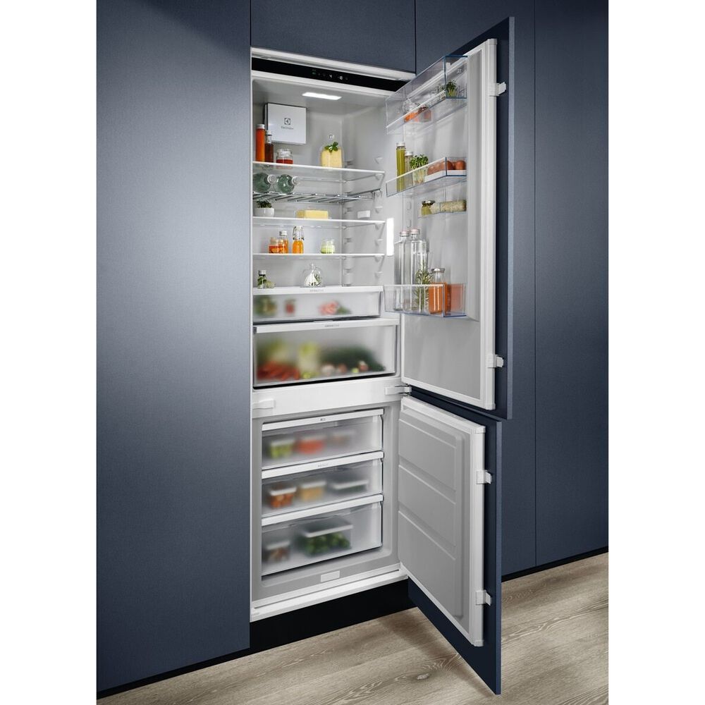 FRIGORIFERO DA INCASSO ELECTROLUX LNG7TE75S, Capacit&agrave; netta totale 376 l, Rumorosit&agrave;: 35 dB(A), 4 ripiani, Dimensioni: L 69,6 cm A 188,4 cm P 54,9 cm, Bianco, Classe E - PRMG GRADING ROBN - 10%, image number 7